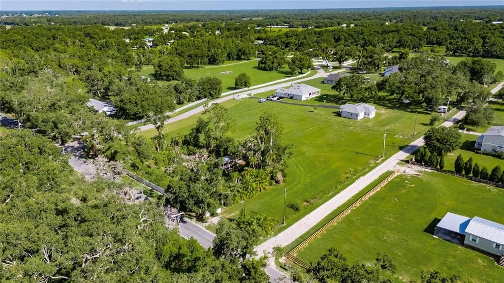 待售: $270,000 (2.37 acres)