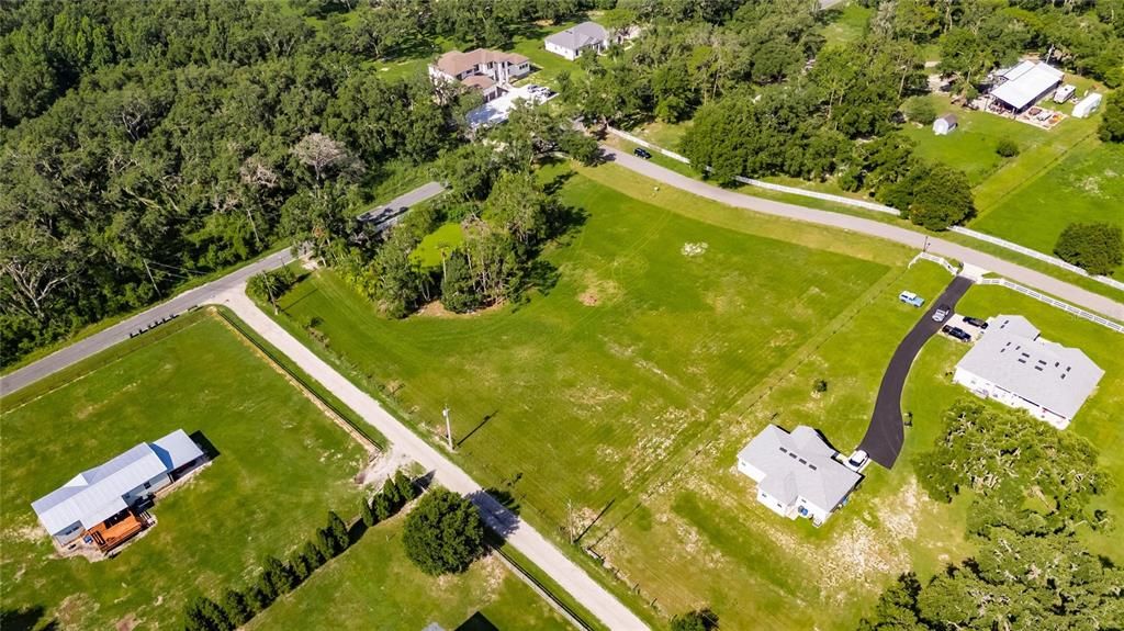 待售: $270,000 (2.37 acres)