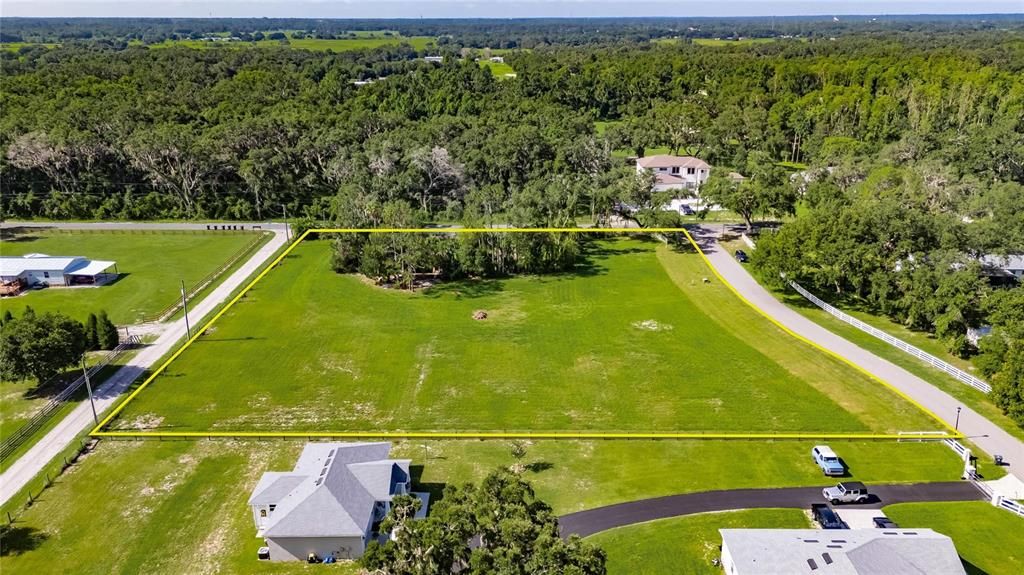 待售: $270,000 (2.37 acres)