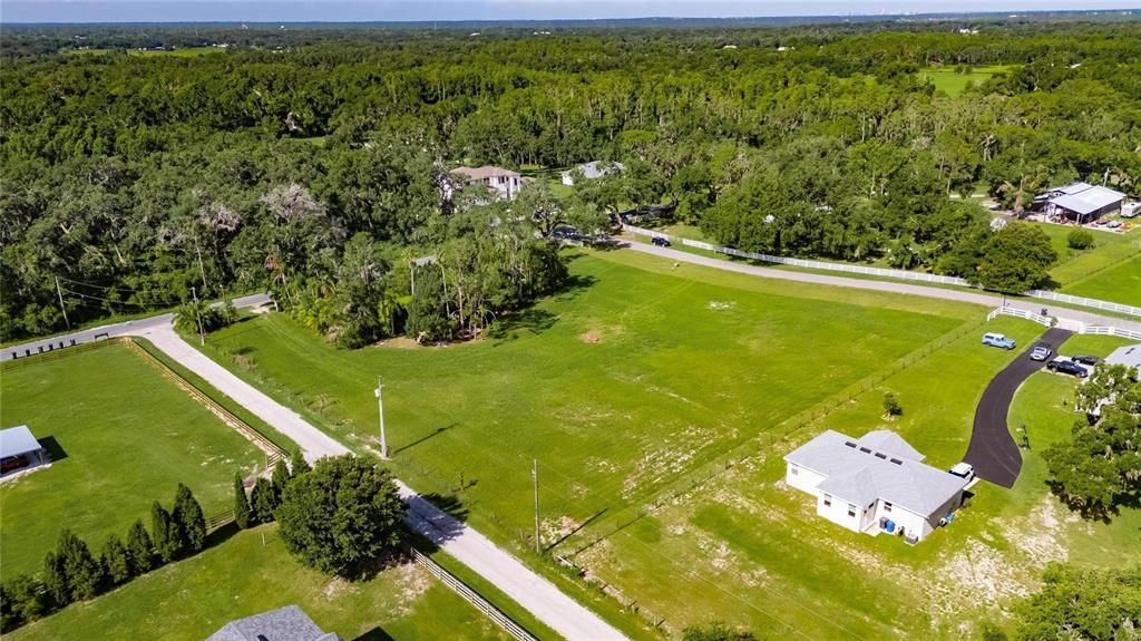 待售: $270,000 (2.37 acres)