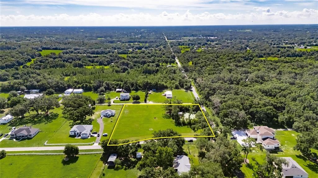 待售: $270,000 (2.37 acres)