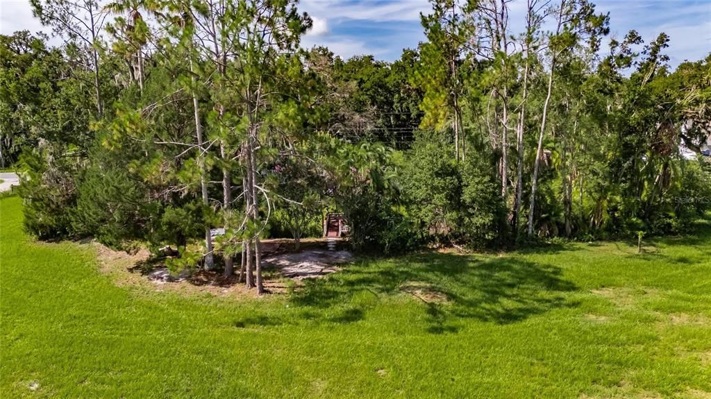 待售: $270,000 (2.37 acres)