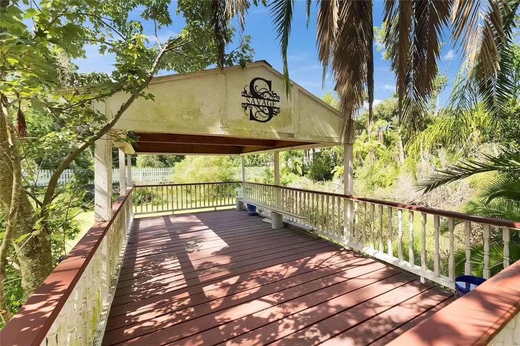 待售: $270,000 (2.37 acres)