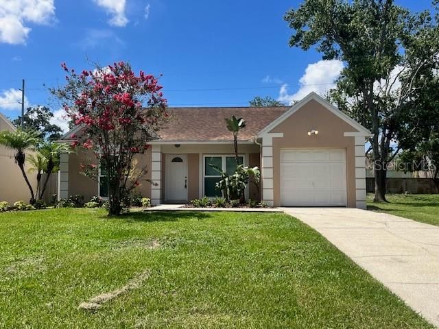 Recently Sold: $300,000 (3 beds, 2 baths, 1164 Square Feet)