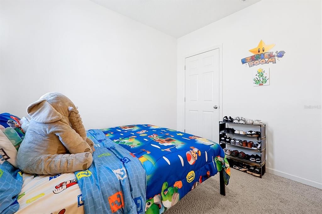 На продажу: $374,000 (4 спален, 2 ванн, 1918 Квадратных фут)