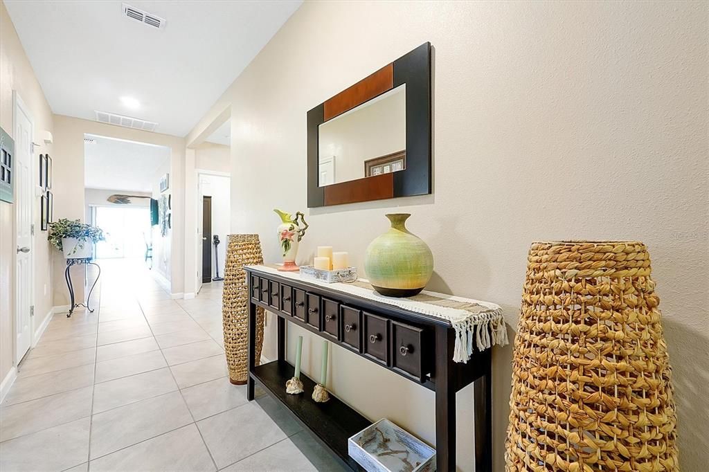 На продажу: $374,000 (4 спален, 2 ванн, 1918 Квадратных фут)