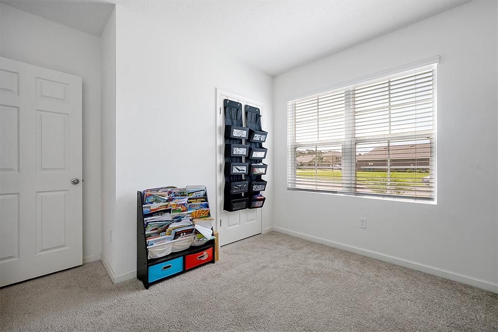 На продажу: $374,000 (4 спален, 2 ванн, 1918 Квадратных фут)