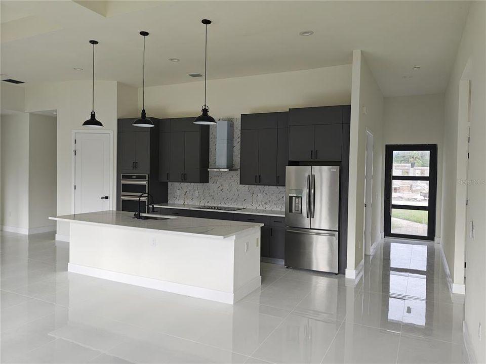 В аренду: $2,850 (4 спален, 3 ванн, 2153 Квадратных фут)