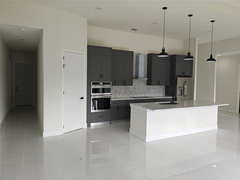 В аренду: $2,850 (4 спален, 3 ванн, 2153 Квадратных фут)