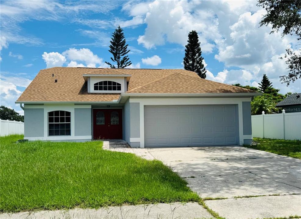 Active With Contract: $2,200 (3 beds, 2 baths, 1619 Square Feet)