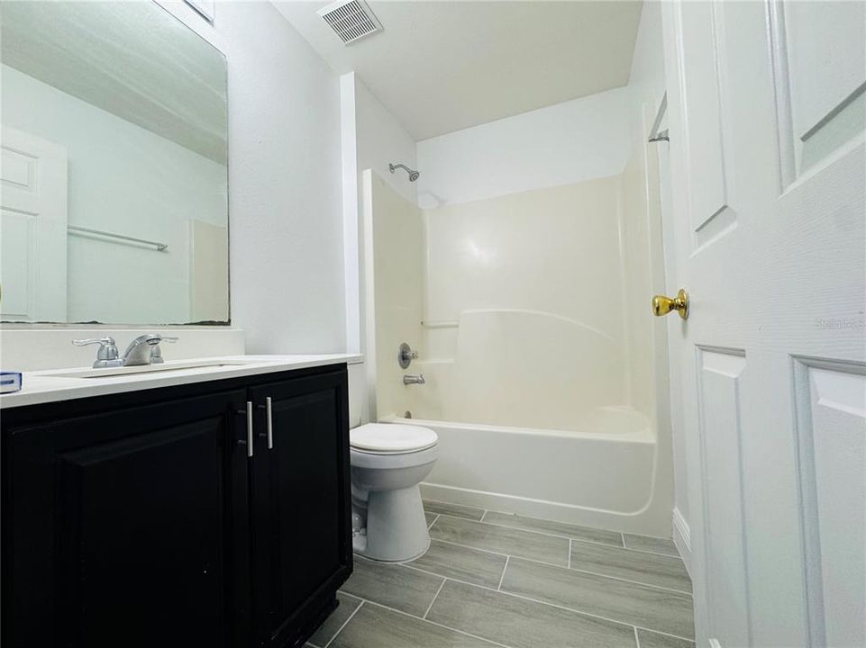 Active With Contract: $2,200 (3 beds, 2 baths, 1619 Square Feet)