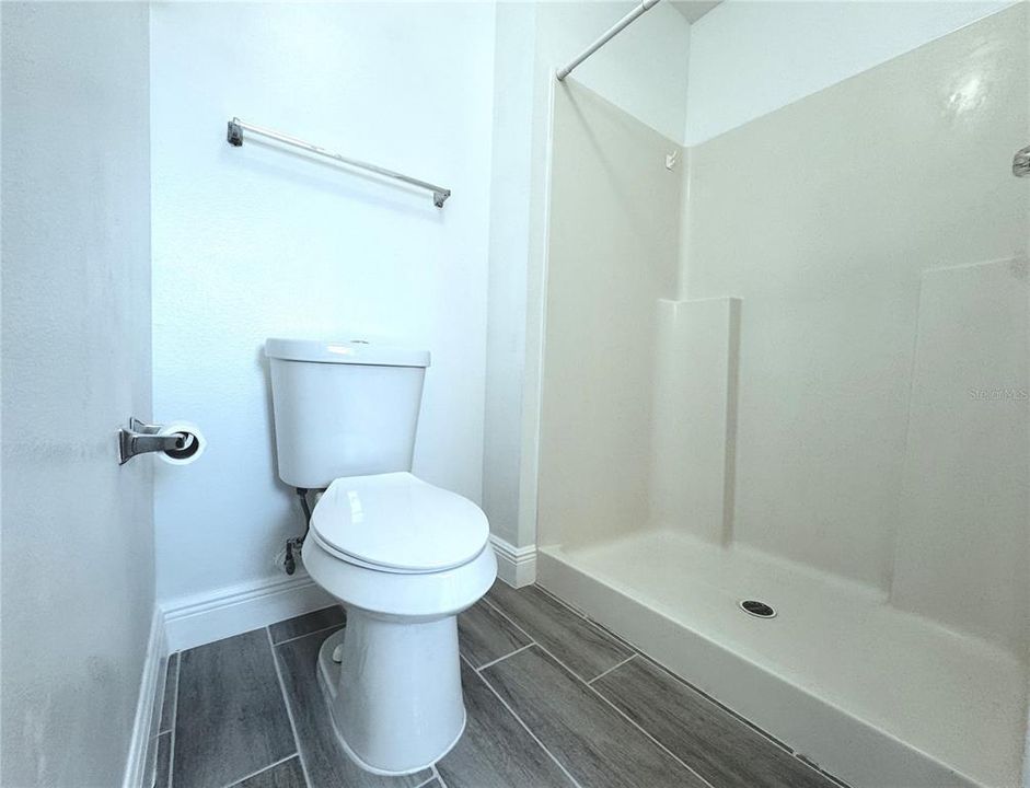 Active With Contract: $2,200 (3 beds, 2 baths, 1619 Square Feet)