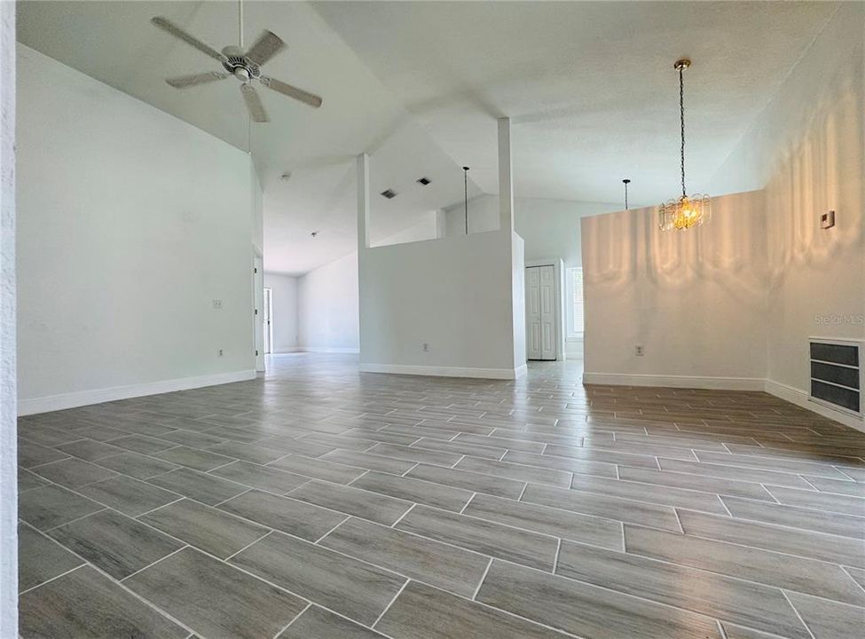 Active With Contract: $2,200 (3 beds, 2 baths, 1619 Square Feet)