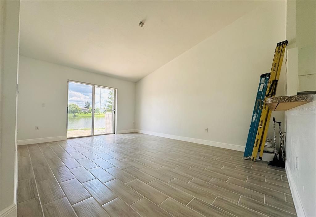 Active With Contract: $2,200 (3 beds, 2 baths, 1619 Square Feet)