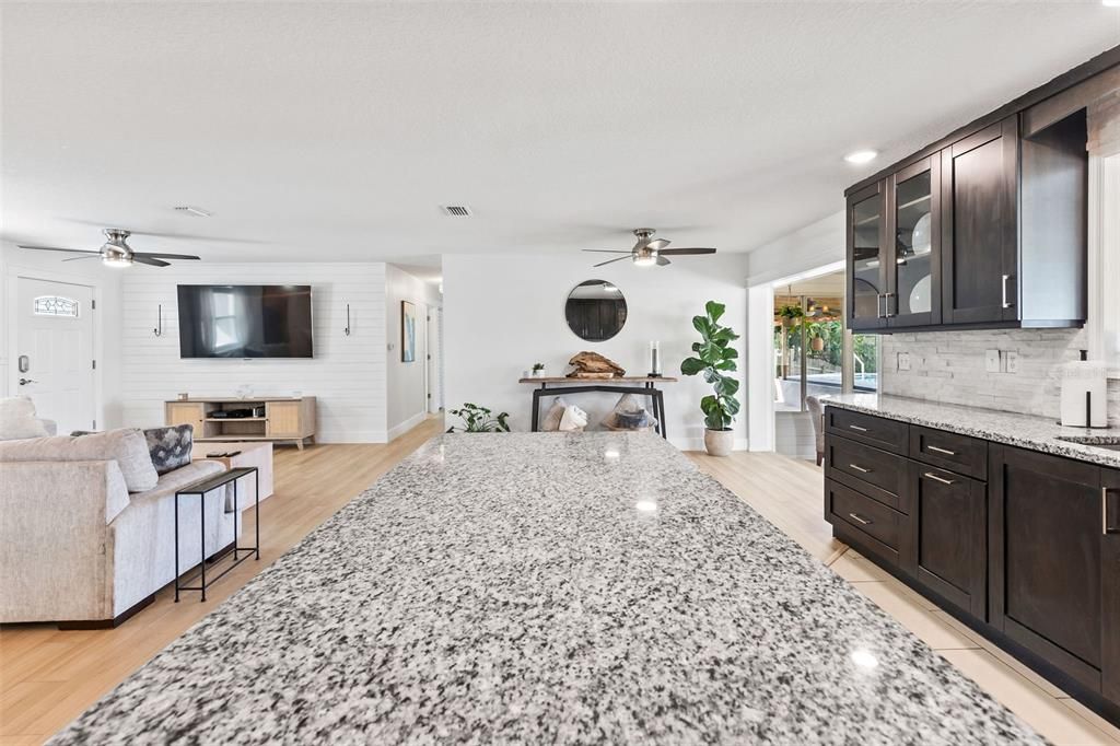 En Venta: $549,900 (3 camas, 2 baños, 1758 Pies cuadrados)