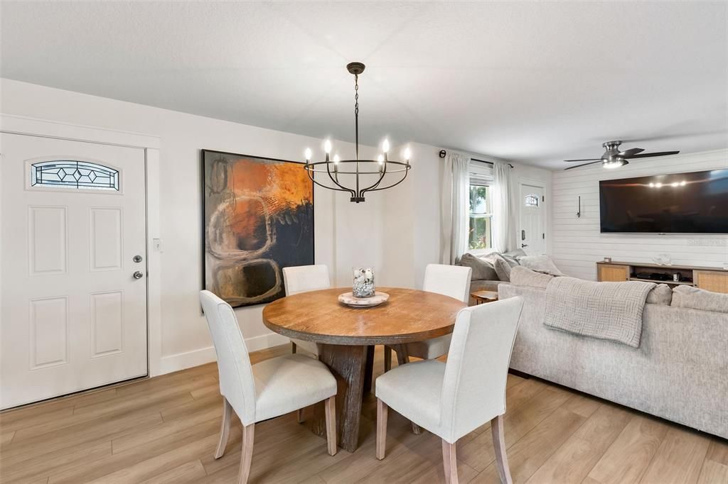 En Venta: $549,900 (3 camas, 2 baños, 1758 Pies cuadrados)