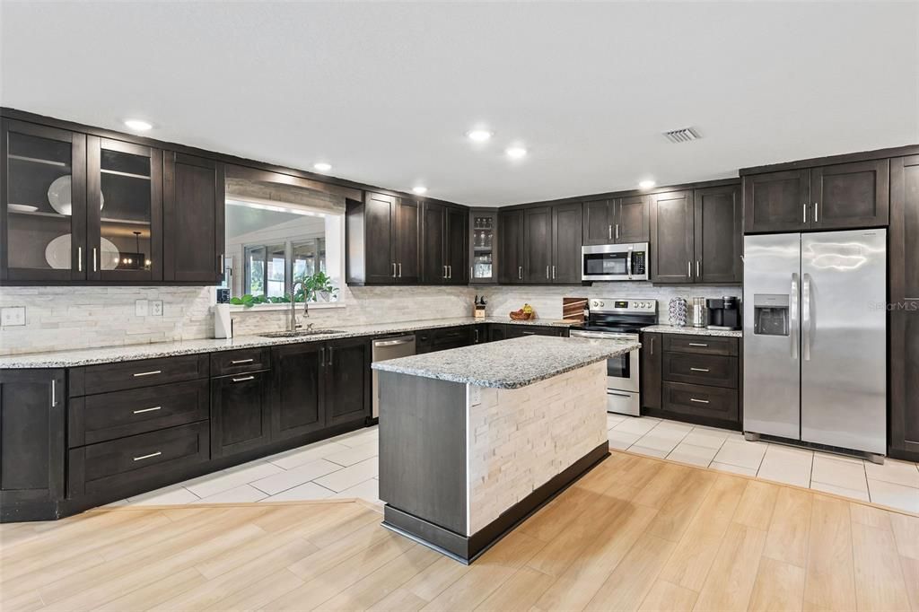 En Venta: $549,900 (3 camas, 2 baños, 1758 Pies cuadrados)