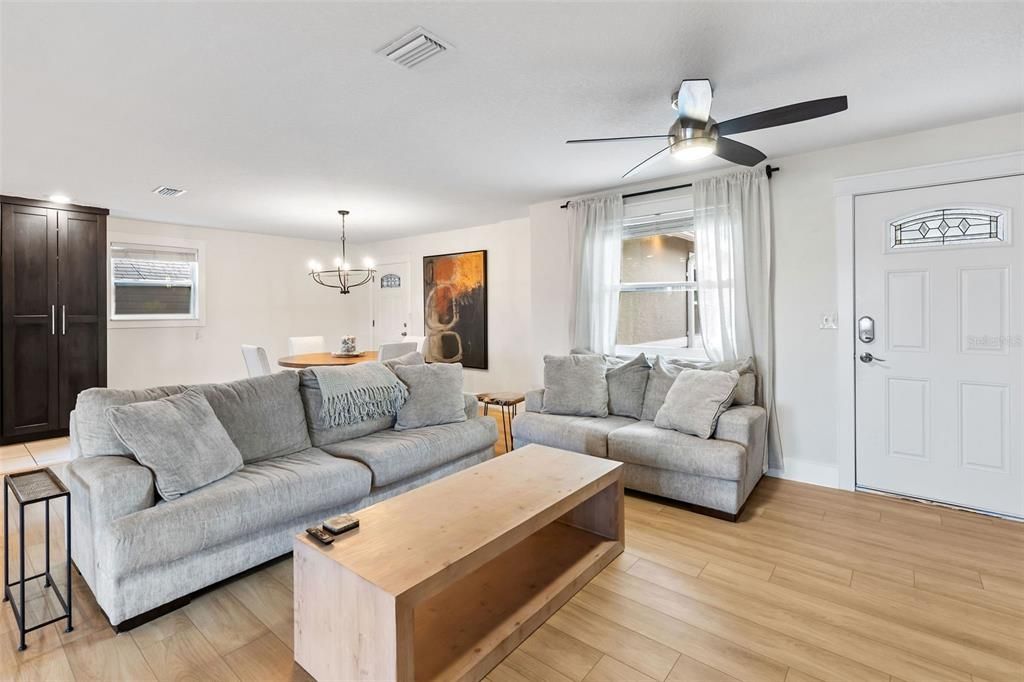 En Venta: $549,900 (3 camas, 2 baños, 1758 Pies cuadrados)