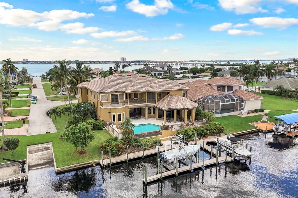 На продажу: $2,633,000 (6 спален, 5 ванн, 5006 Квадратных фут)