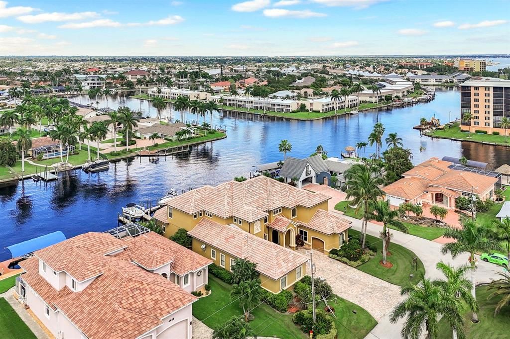 На продажу: $2,633,000 (6 спален, 5 ванн, 5006 Квадратных фут)