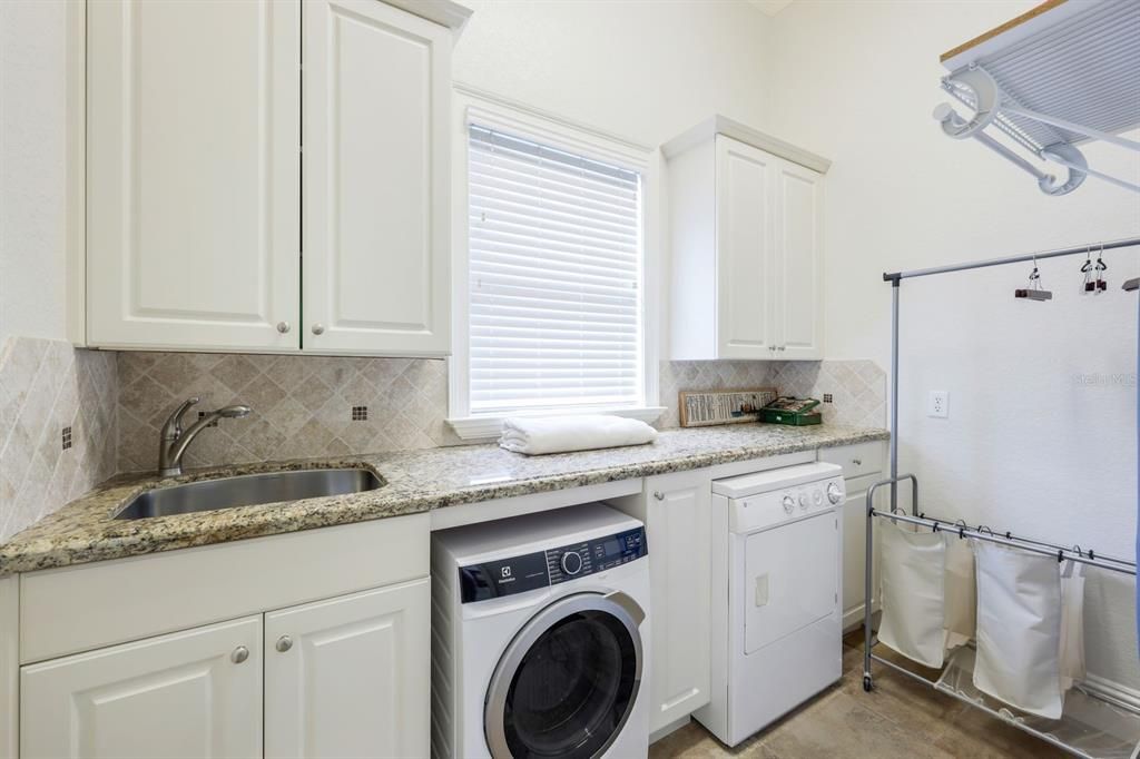 На продажу: $2,633,000 (6 спален, 5 ванн, 5006 Квадратных фут)