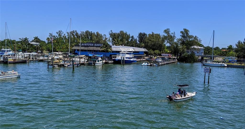 合同活跃: $1,090 (1 贝兹, 1 浴室, 576 平方英尺)