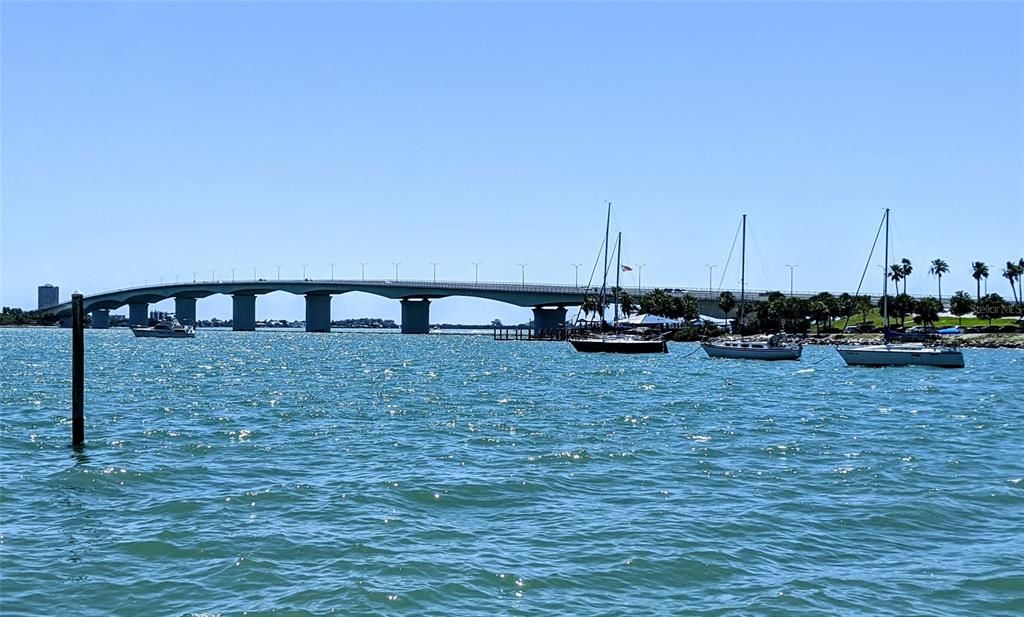 合同活跃: $1,090 (1 贝兹, 1 浴室, 576 平方英尺)