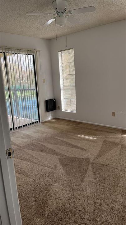 Active With Contract: $1,245 (1 beds, 1 baths, 684 Square Feet)