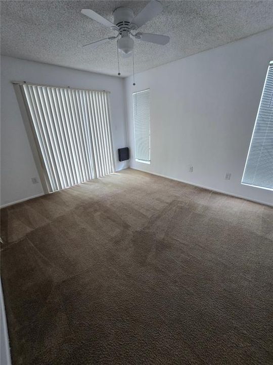 Active With Contract: $1,245 (1 beds, 1 baths, 684 Square Feet)