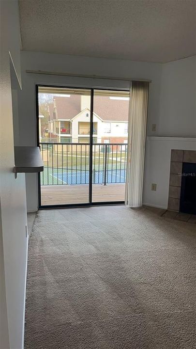 Active With Contract: $1,245 (1 beds, 1 baths, 684 Square Feet)