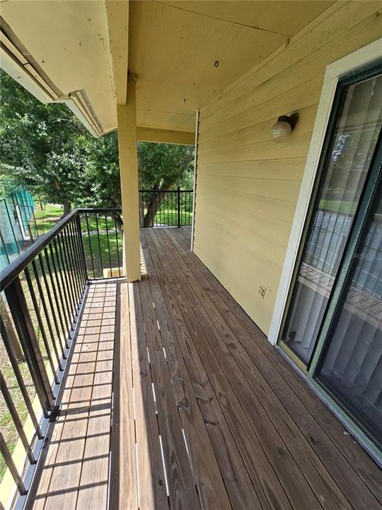 Active With Contract: $1,245 (1 beds, 1 baths, 684 Square Feet)