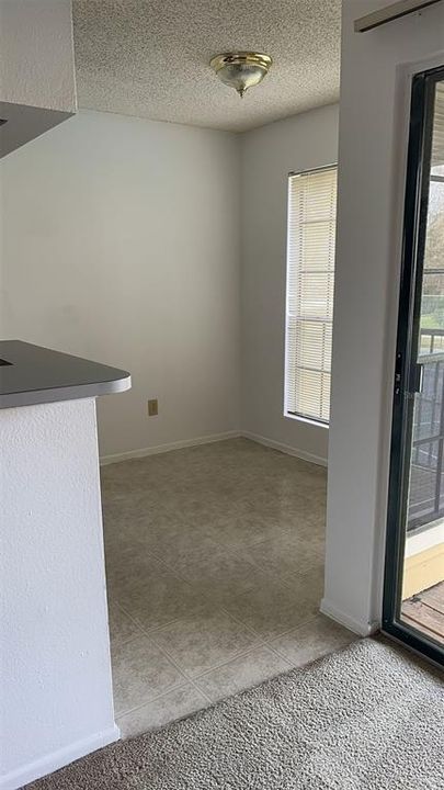 Active With Contract: $1,245 (1 beds, 1 baths, 684 Square Feet)