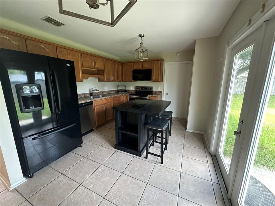 В аренду: $2,200 (3 спален, 2 ванн, 1524 Квадратных фут)