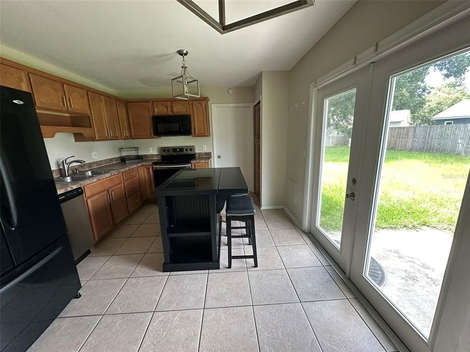 В аренду: $2,200 (3 спален, 2 ванн, 1524 Квадратных фут)