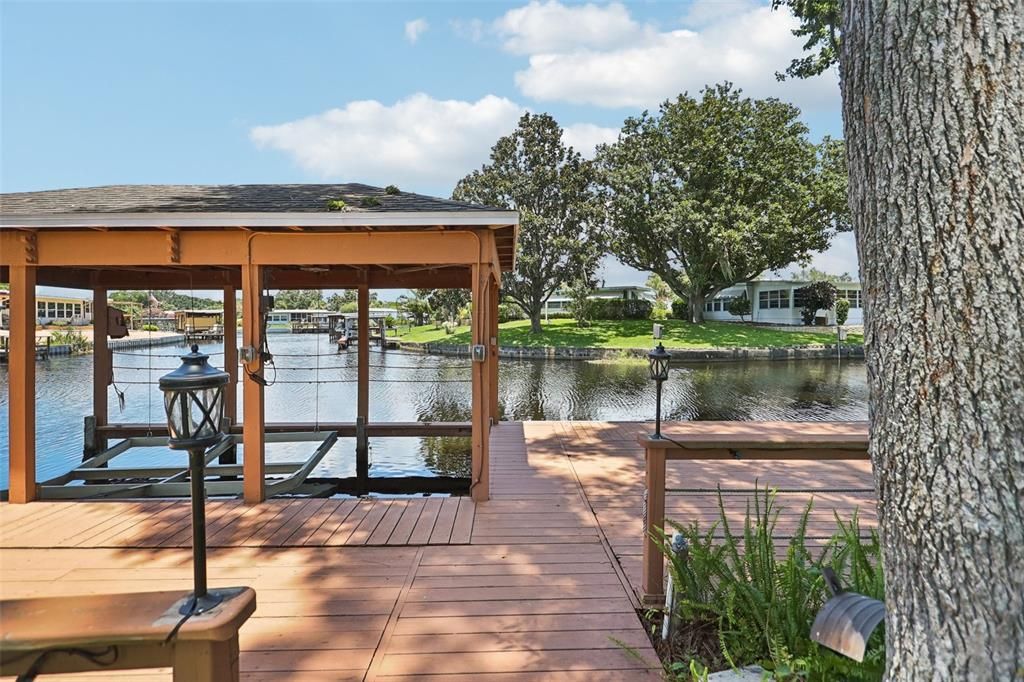 Под контрактом: $539,000 (3 спален, 2 ванн, 1980 Квадратных фут)