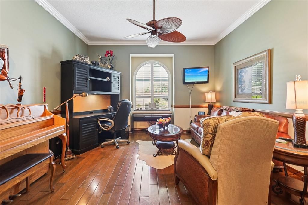 Под контрактом: $539,000 (3 спален, 2 ванн, 1980 Квадратных фут)