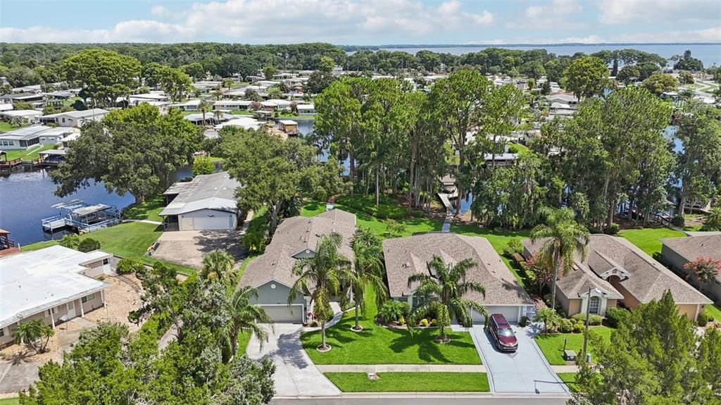 Под контрактом: $539,000 (3 спален, 2 ванн, 1980 Квадратных фут)