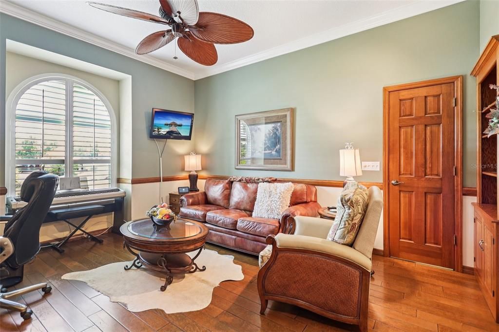 Под контрактом: $539,000 (3 спален, 2 ванн, 1980 Квадратных фут)