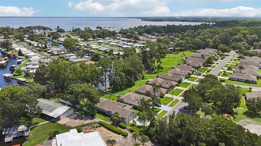 Под контрактом: $539,000 (3 спален, 2 ванн, 1980 Квадратных фут)