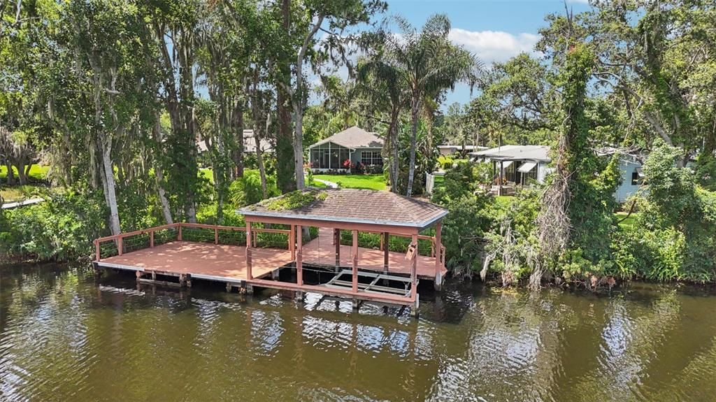 Под контрактом: $539,000 (3 спален, 2 ванн, 1980 Квадратных фут)