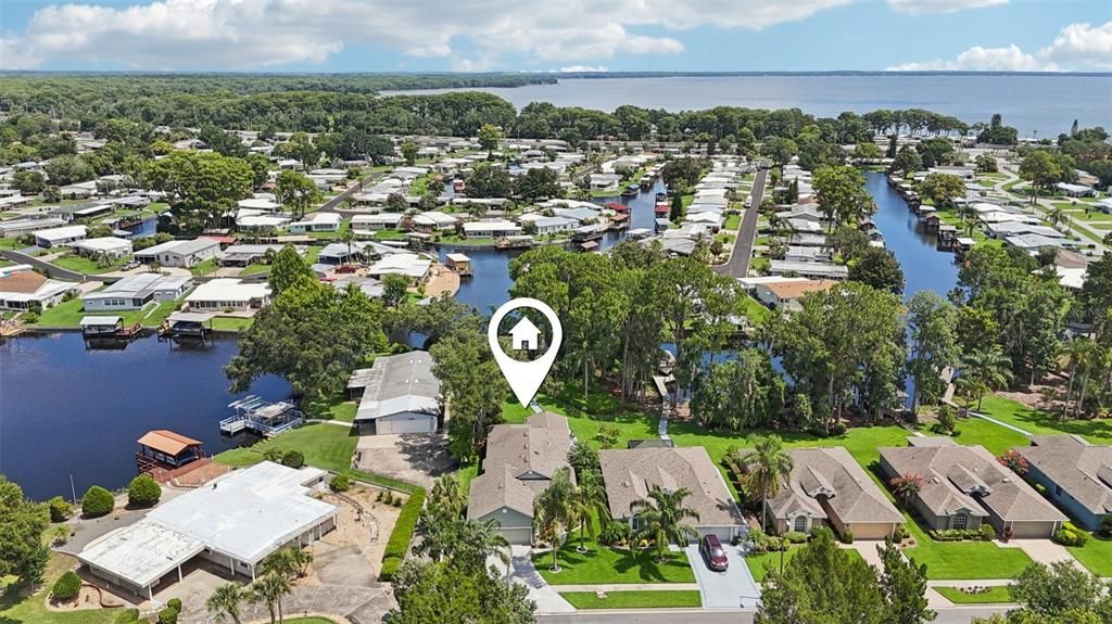 Под контрактом: $539,000 (3 спален, 2 ванн, 1980 Квадратных фут)