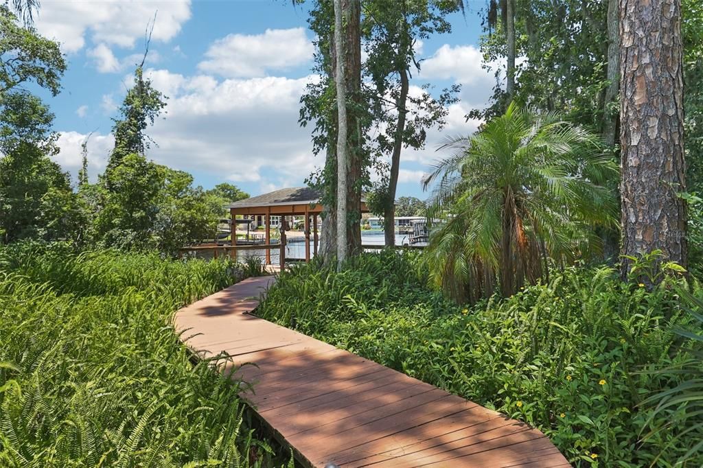 Под контрактом: $539,000 (3 спален, 2 ванн, 1980 Квадратных фут)