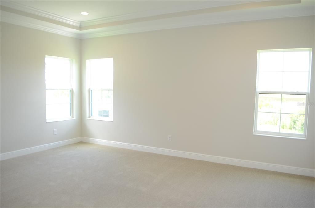 For Rent: $6,500 (6 beds, 4 baths, 4539 Square Feet)