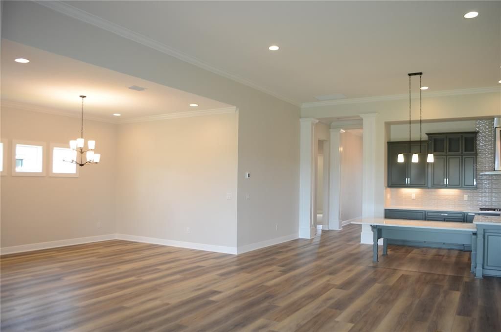 For Rent: $6,500 (6 beds, 4 baths, 4539 Square Feet)