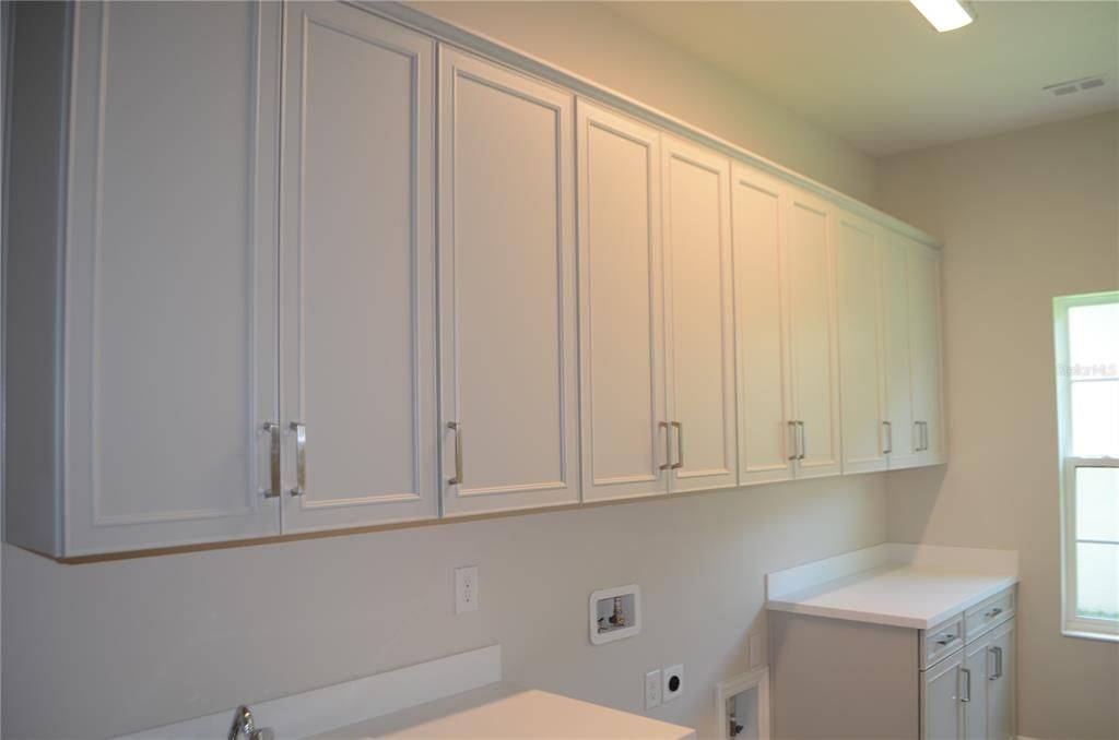 For Rent: $6,500 (6 beds, 4 baths, 4539 Square Feet)