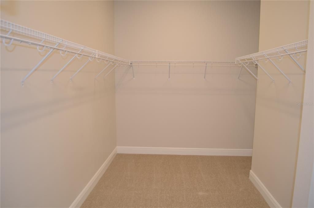 For Rent: $6,500 (6 beds, 4 baths, 4539 Square Feet)