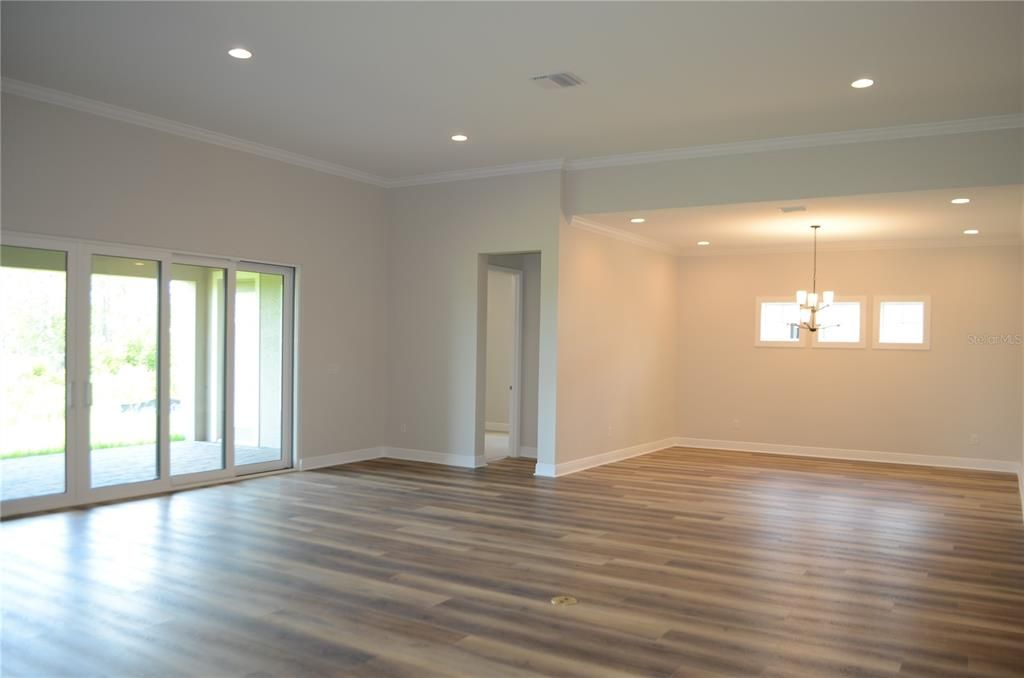 For Rent: $6,500 (6 beds, 4 baths, 4539 Square Feet)