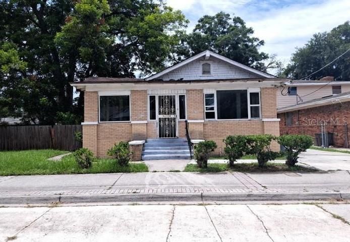 Недавно продано: $82,800 (3 спален, 2 ванн, 1868 Квадратных фут)