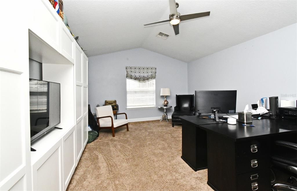 For Sale: $685,000 (5 beds, 3 baths, 2963 Square Feet)