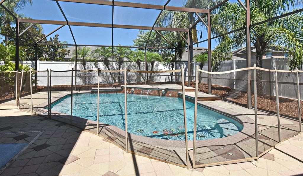 For Sale: $685,000 (5 beds, 3 baths, 2963 Square Feet)